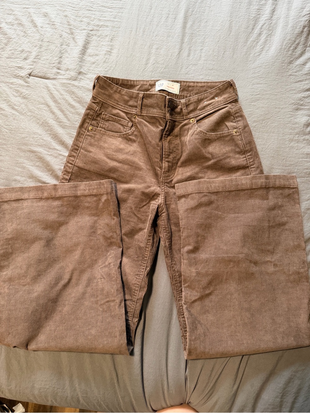 GAP Women's Brown Corduroy Straight-Leg Jeans
